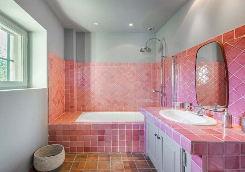 PRV pink bathroom