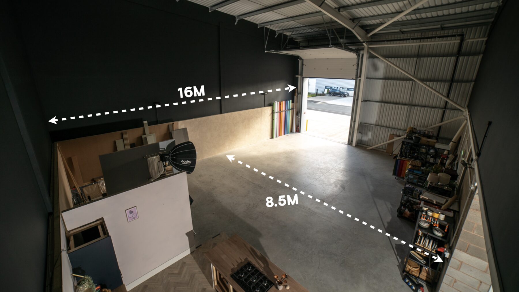 Studio with measurements 002 1